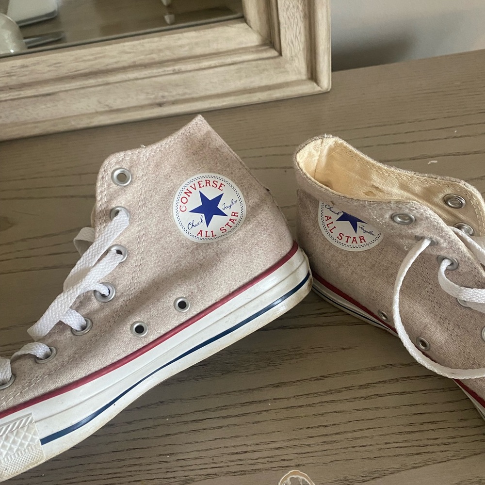 Cream soft converse